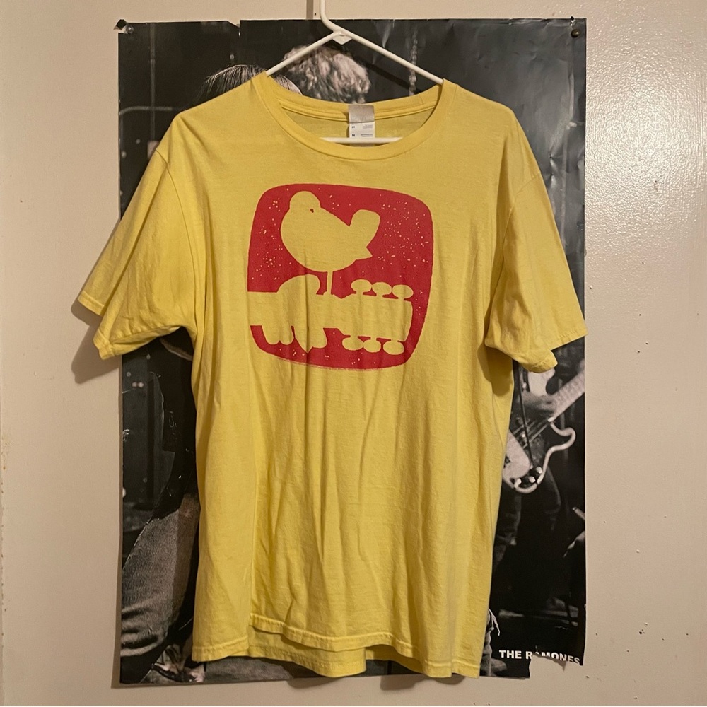 vintage yellow woodstock tee